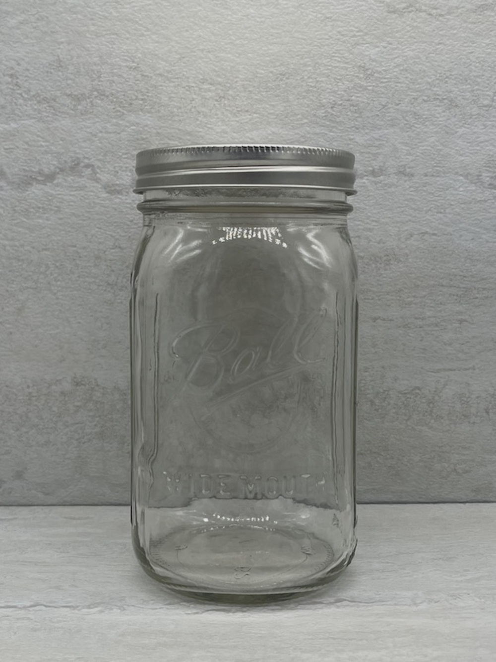 🎊 $7 Ball 32 oz Glass Mason Jar with Standard Lid